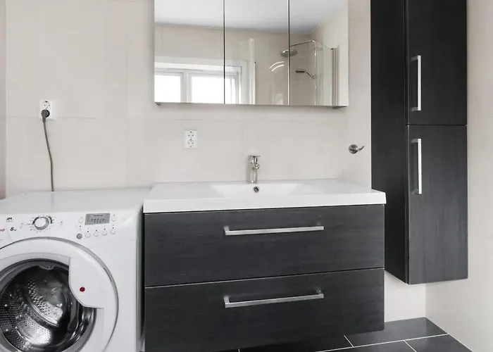 Modern And Cozy Near And Transport