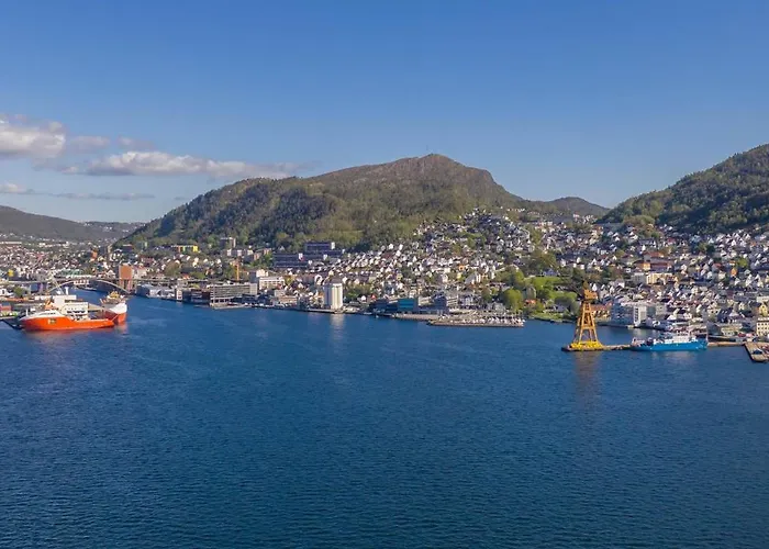 Modern And Cozy Near And Transport Bergen